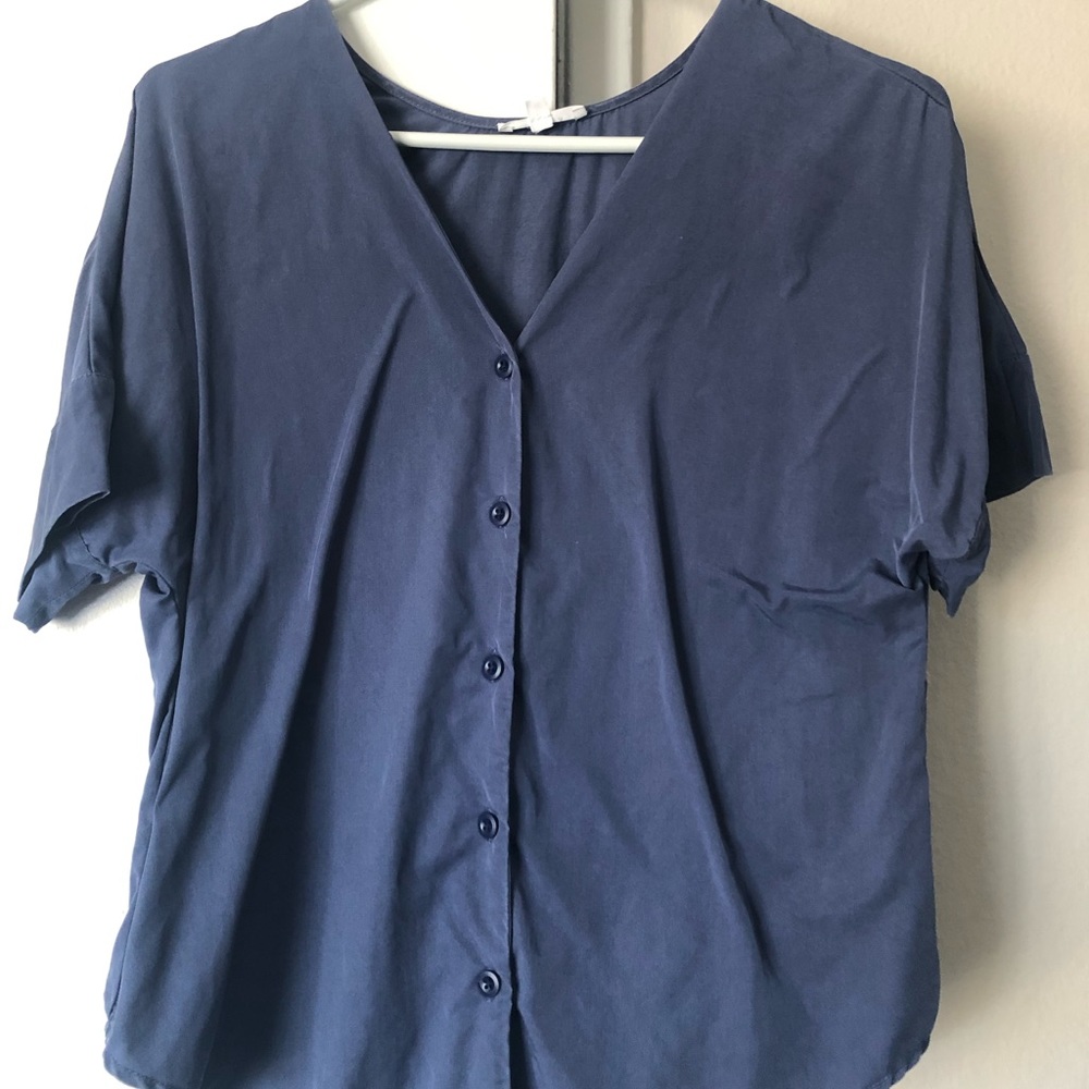 Vetta Girlfriend shirt.